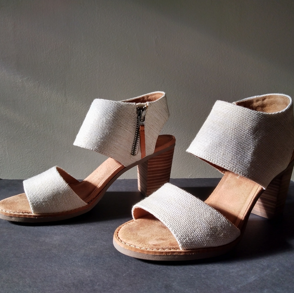 TOMS Majorca Cutout Natural Yarn Dye Size 7